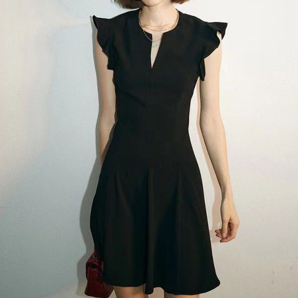 Summer New Elegant and Playful French Dress with Small Shoulders, Black Slim and Charming Skirt for Women