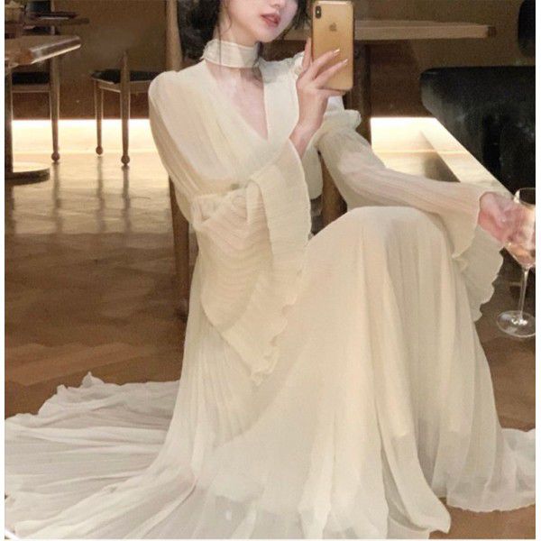 White V-neck dress for women's new early spring long sleeved tea break French haute couture dress