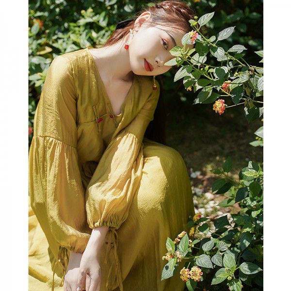 Chinese style solid color dress New Chinese style retro buckle V-neck loose and improved long cheongsam skirt