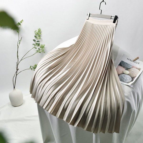 Elegant and elegant, elegant and elegant, with a large swing showing a high and thin drape. Spring and summer new A-line pleated half length skirt for children