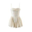 Small group of girls with pure desire for spicy girls wearing sexy pleated short skirt design on the chest pleated strapless dress