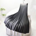Elegant and elegant, elegant and elegant, with a large swing showing a high and thin drape. Spring and summer new A-line pleated half length skirt for children